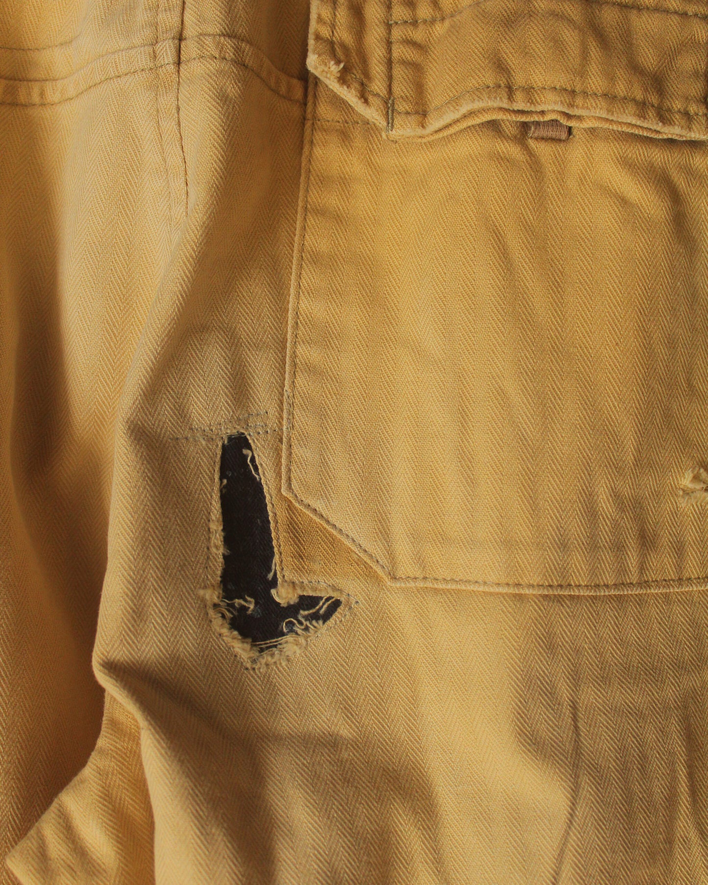【ANACHRONORM】 REMAKED HERRINGBONE COMBAT CARGO TROUSERS, KHAKI