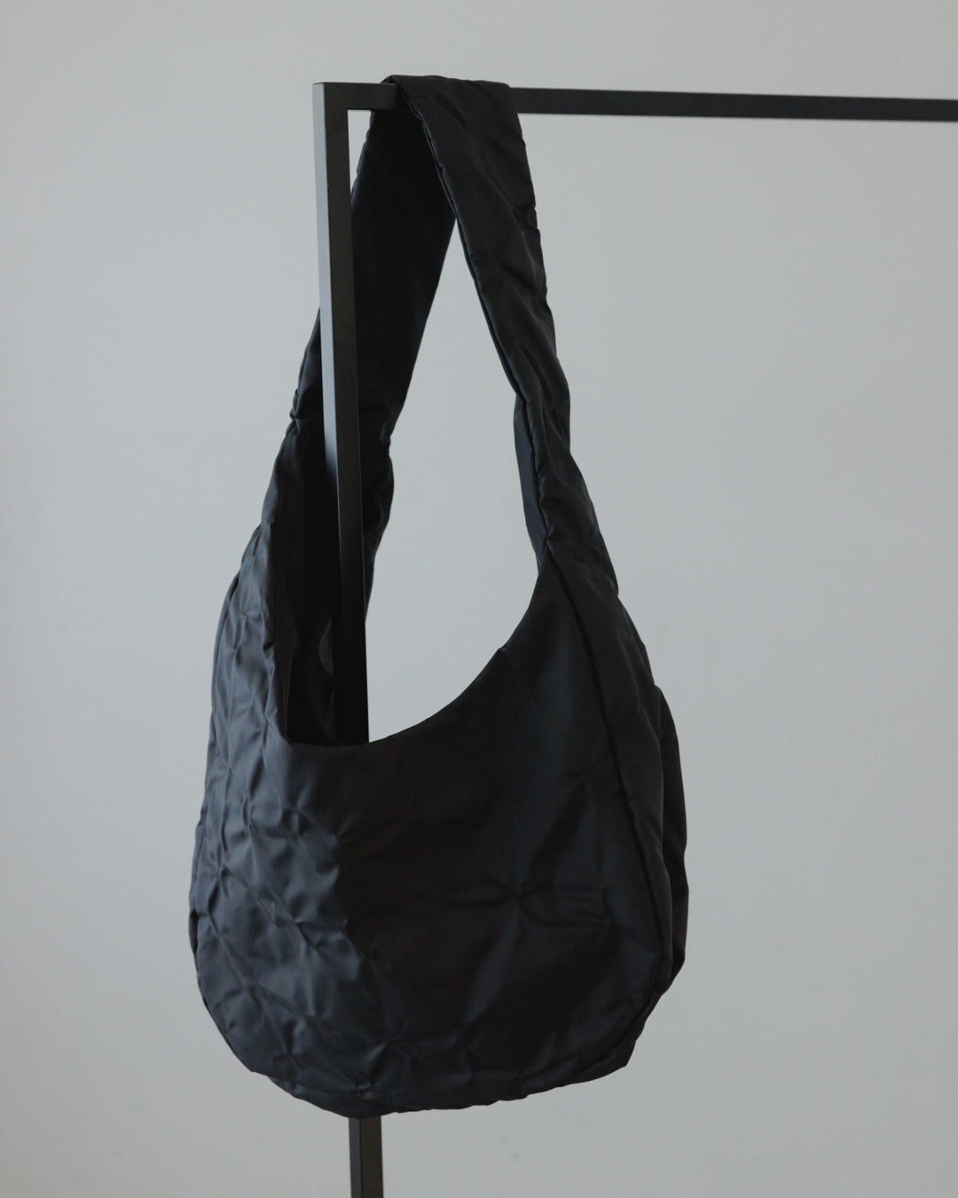 【ryaw】ALL LEAF VEIN BAG, BLACK