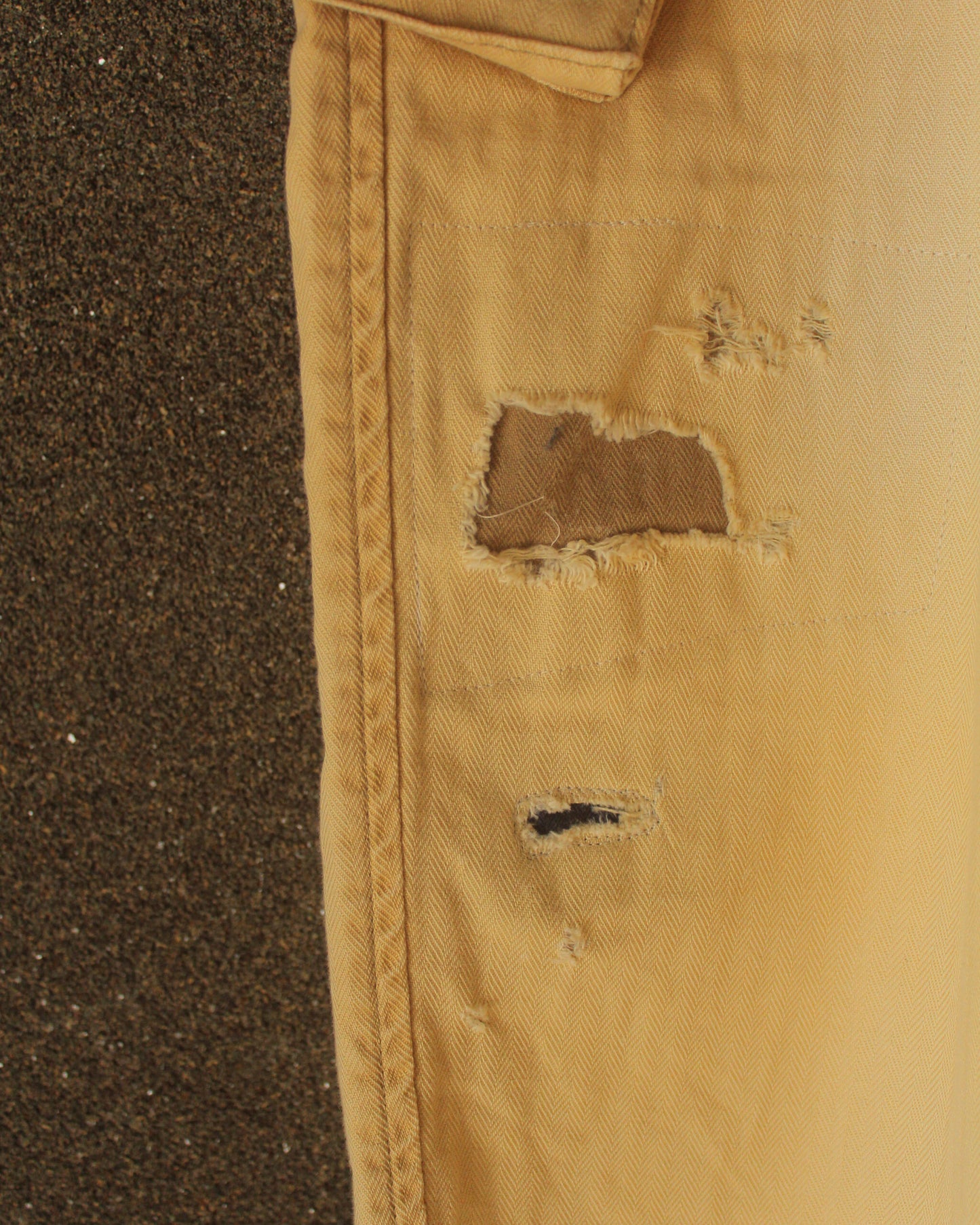 【ANACHRONORM】 REMAKED HERRINGBONE COMBAT CARGO TROUSERS, KHAKI