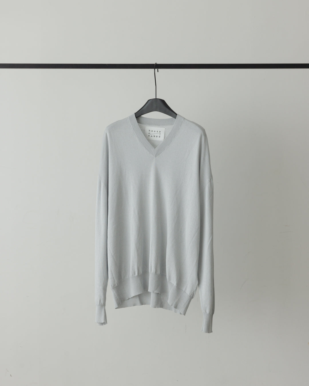 【house of naked】SILKxCASHMERE V-NECK CREWNECK KNIT, LIGHT GRAY