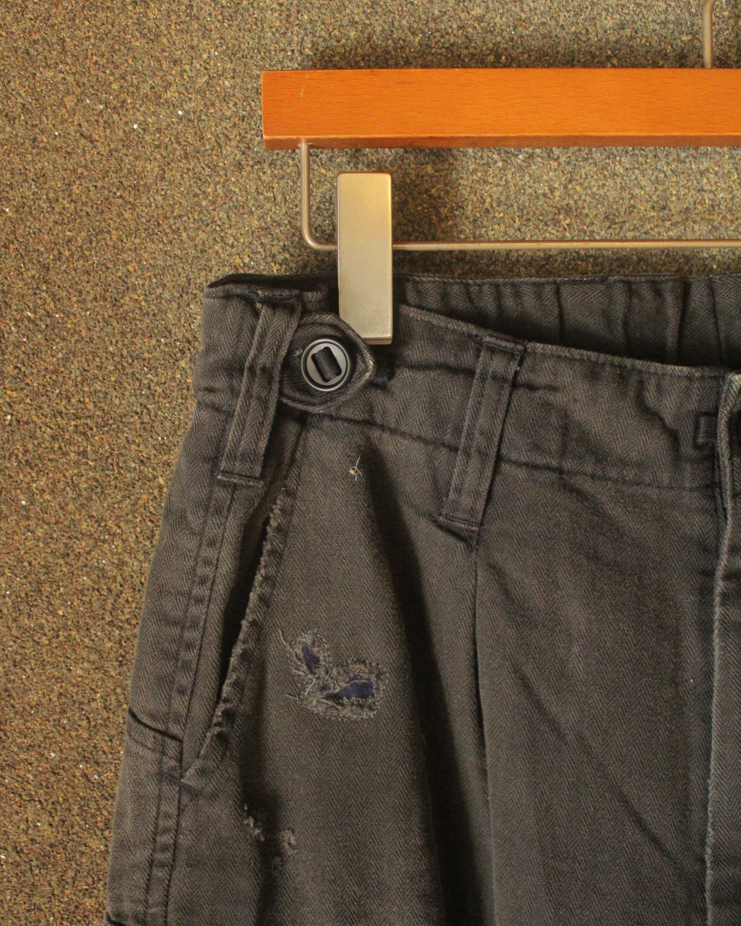 【ANACHRONORM】 REMAKED HERRINGBONE COMBAT CARGO TROUSERS, BLACK
