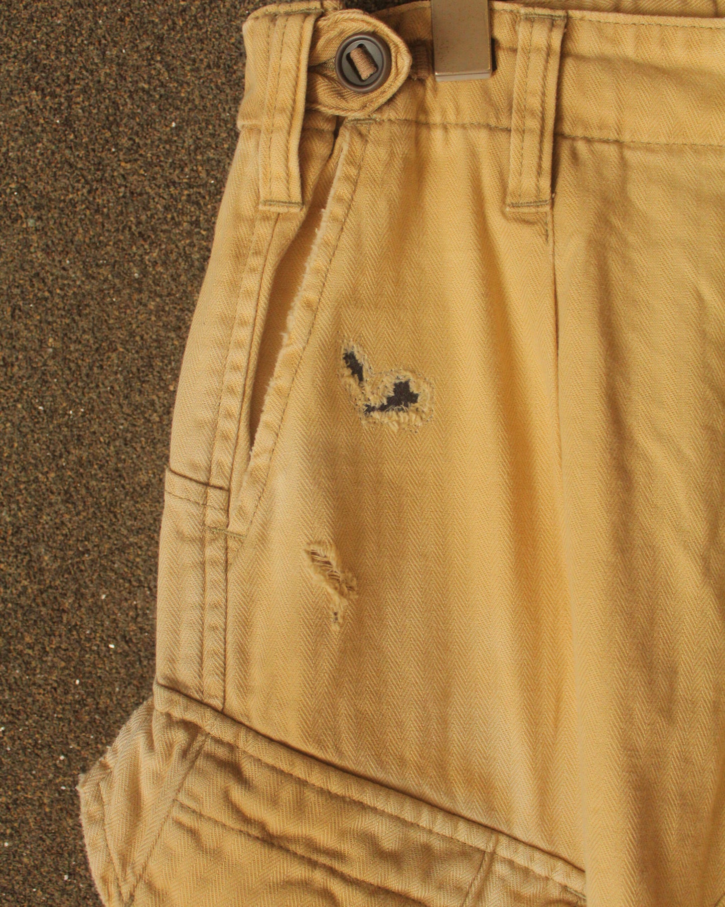 【ANACHRONORM】 REMAKED HERRINGBONE COMBAT CARGO TROUSERS, KHAKI