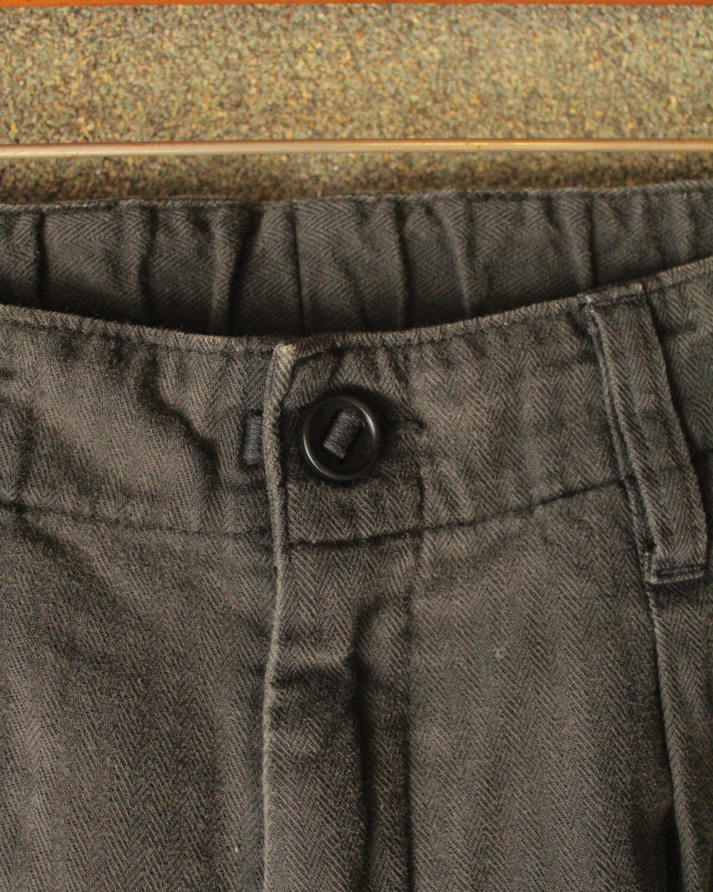 【ANACHRONORM】 REMAKED HERRINGBONE COMBAT CARGO TROUSERS, BLACK