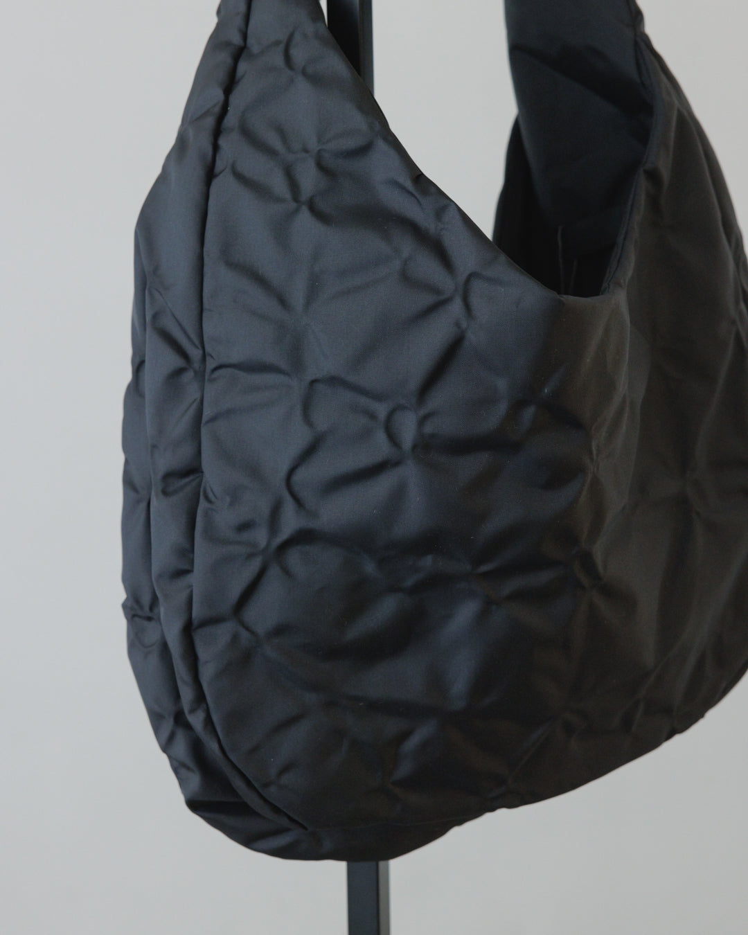 【ryaw】ALL LEAF VEIN BAG, BLACK