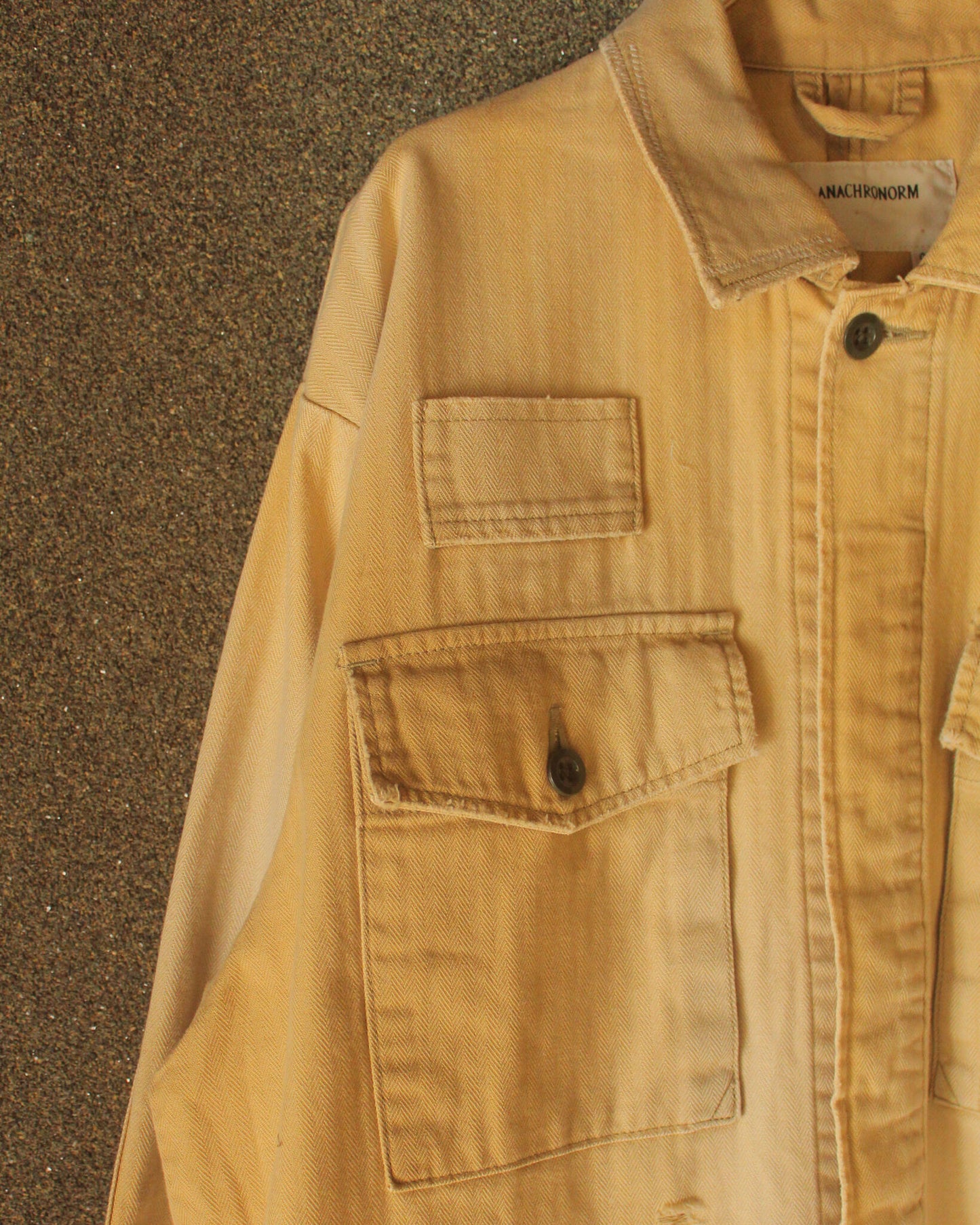 【ANACHRONORM】 REMAKED HERRINGBONE MILITARY SHIRTS JACKET, KHAKI