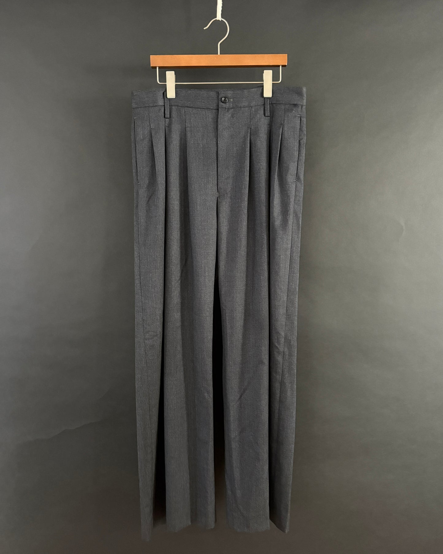 【nakedgauge】WOOL GABARDINE 3PLEAT WIDE SLACKS, CHARCOAL GRAY